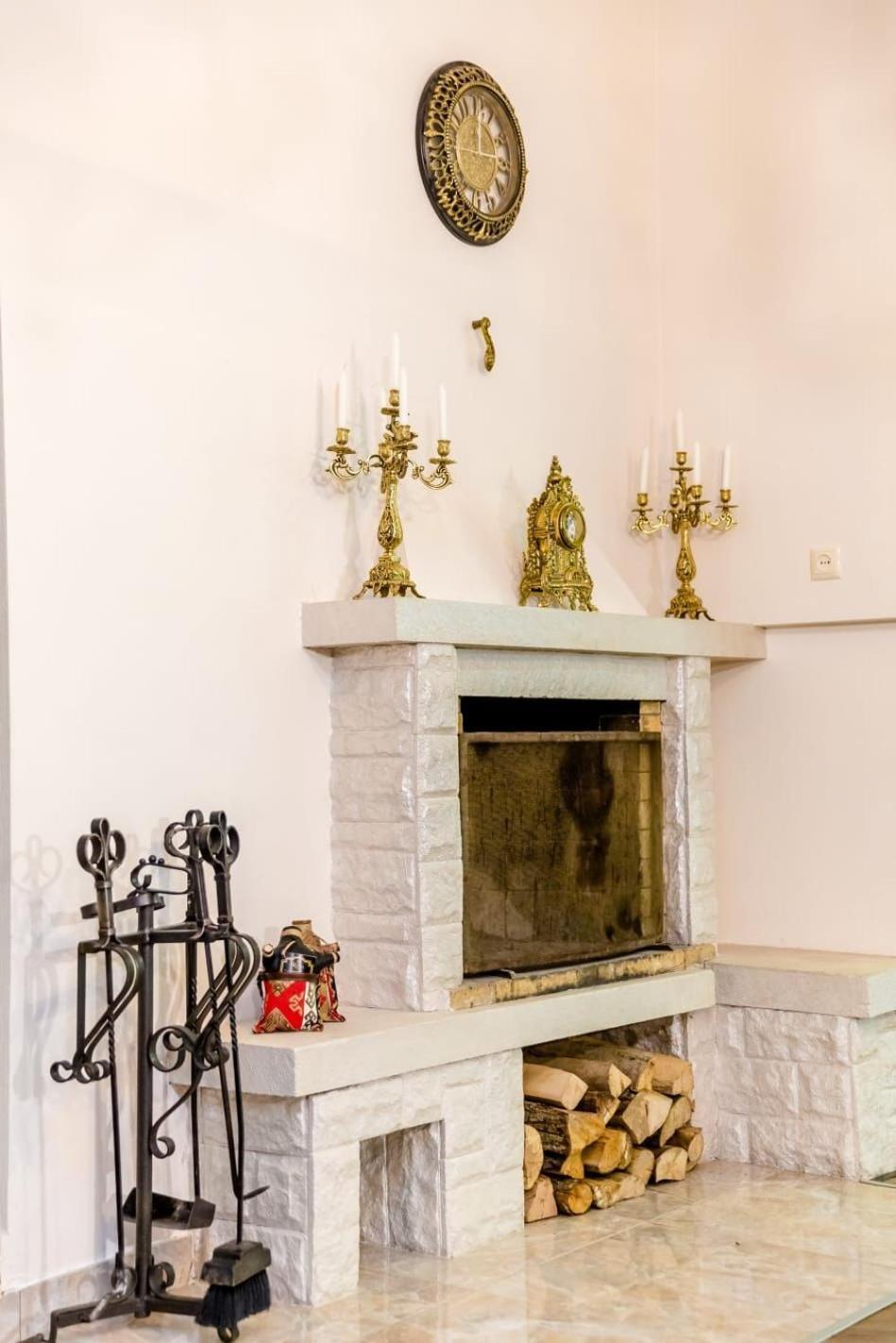 Comfortable House On Marjanishvili Tbilisi Ngoại thất bức ảnh
