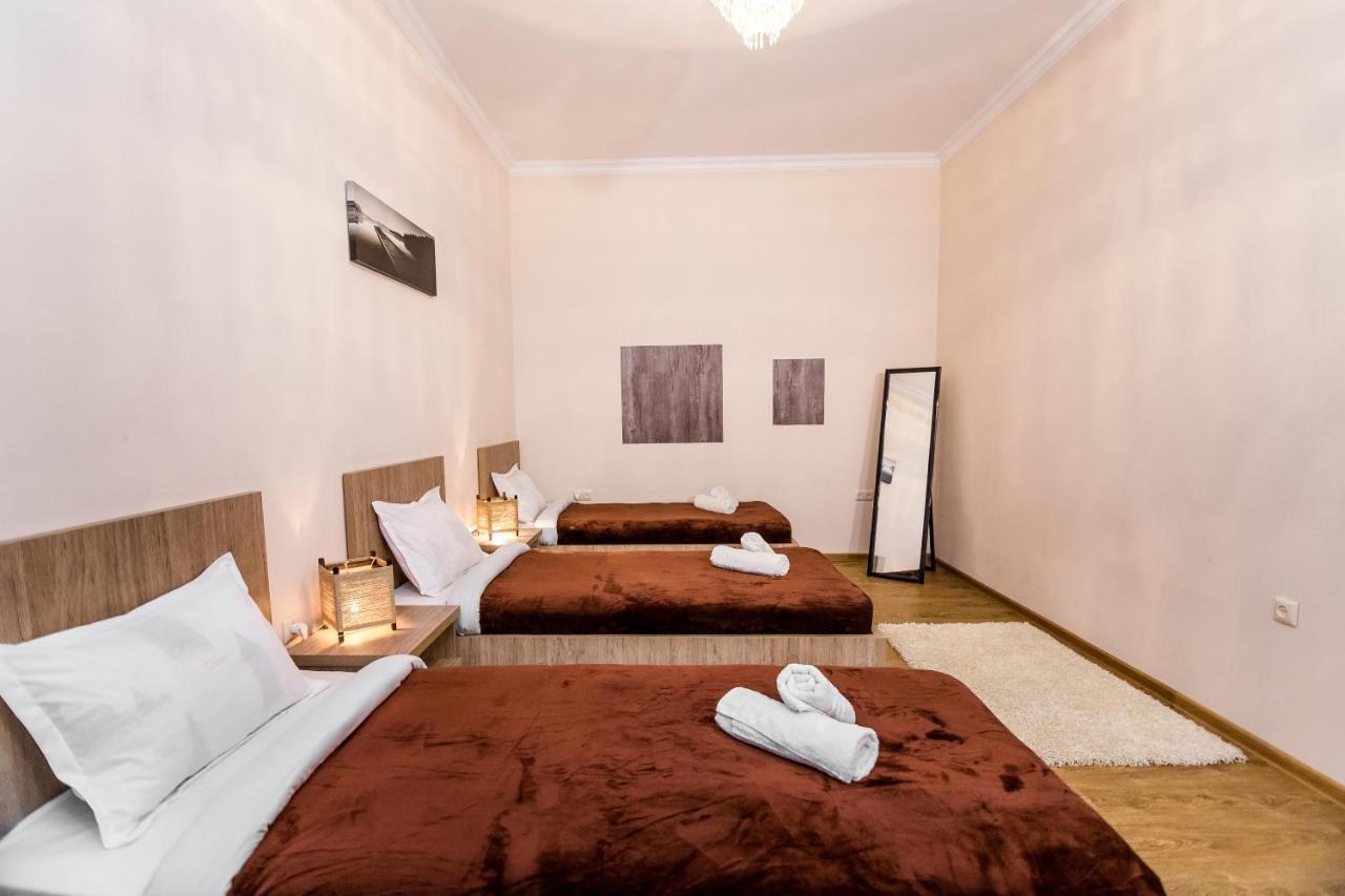 Comfortable House On Marjanishvili Tbilisi Ngoại thất bức ảnh