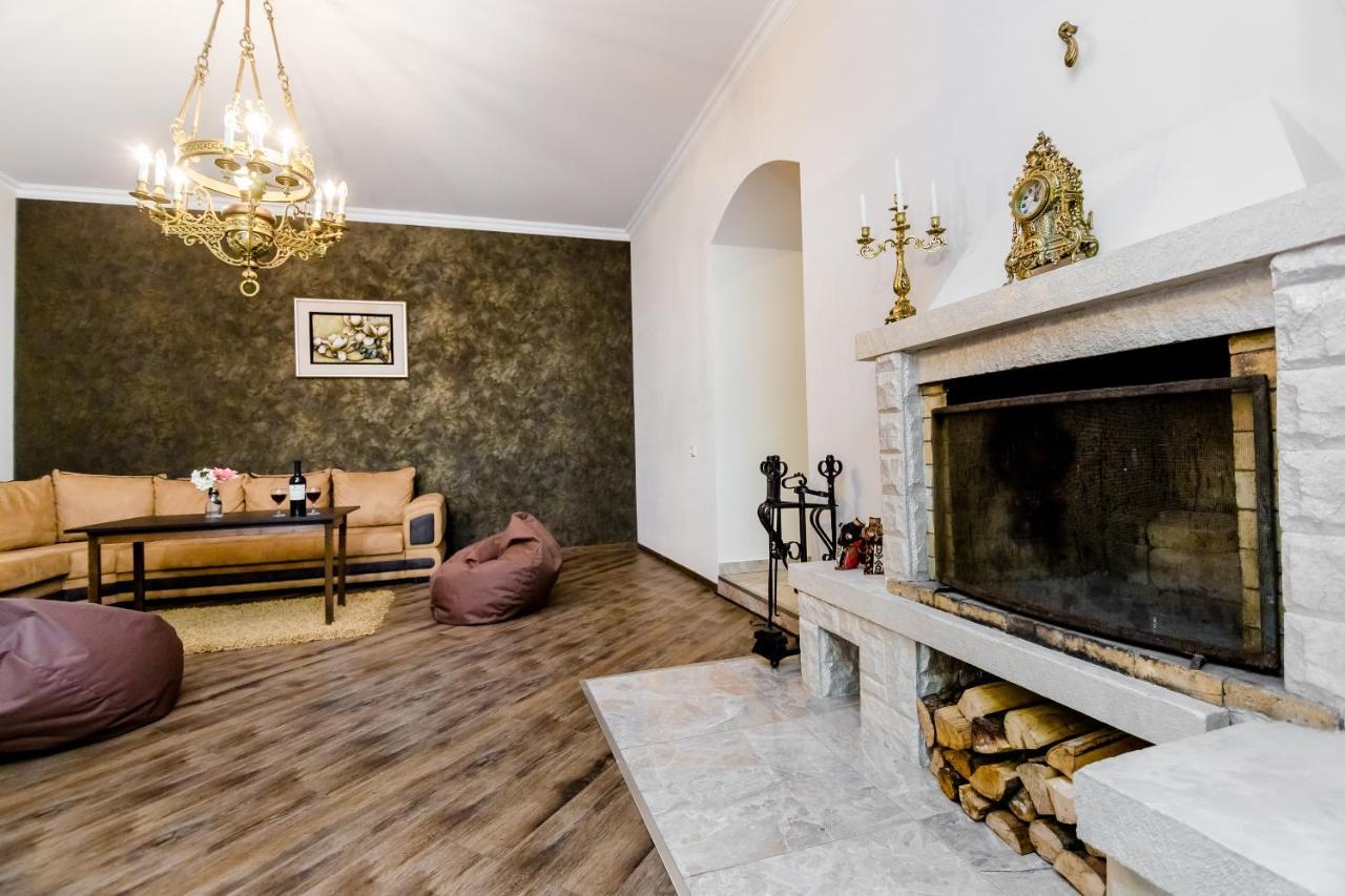 Comfortable House On Marjanishvili Tbilisi Ngoại thất bức ảnh