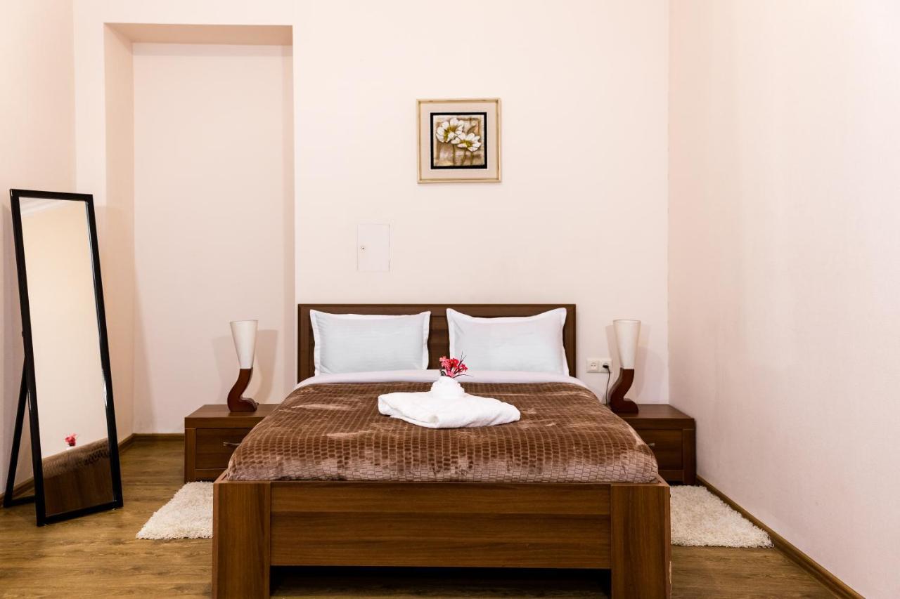 Comfortable House On Marjanishvili Tbilisi Ngoại thất bức ảnh