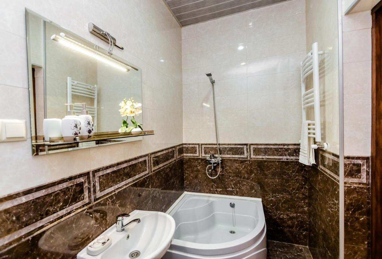 Comfortable House On Marjanishvili Tbilisi Ngoại thất bức ảnh