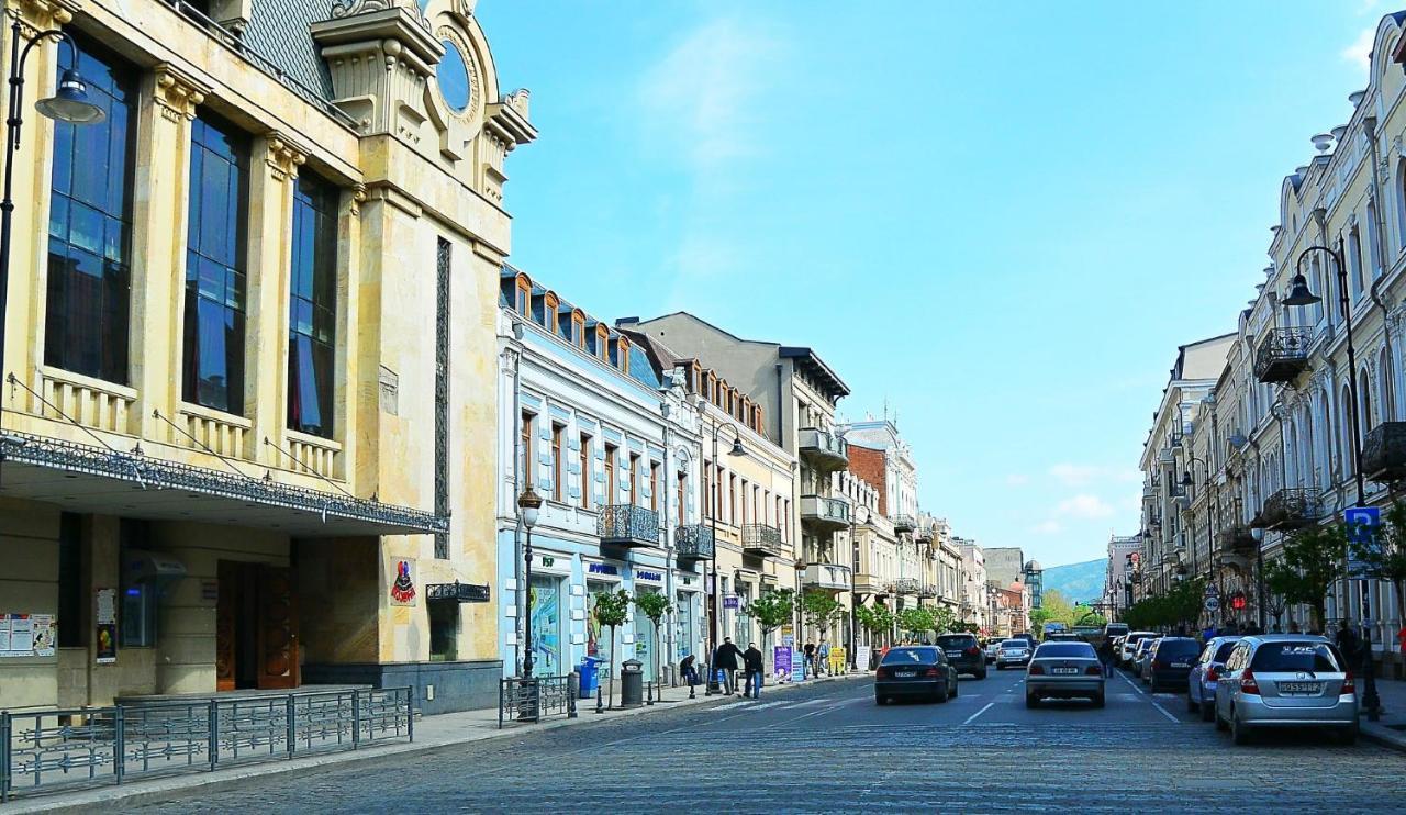 Comfortable House On Marjanishvili Tbilisi Ngoại thất bức ảnh