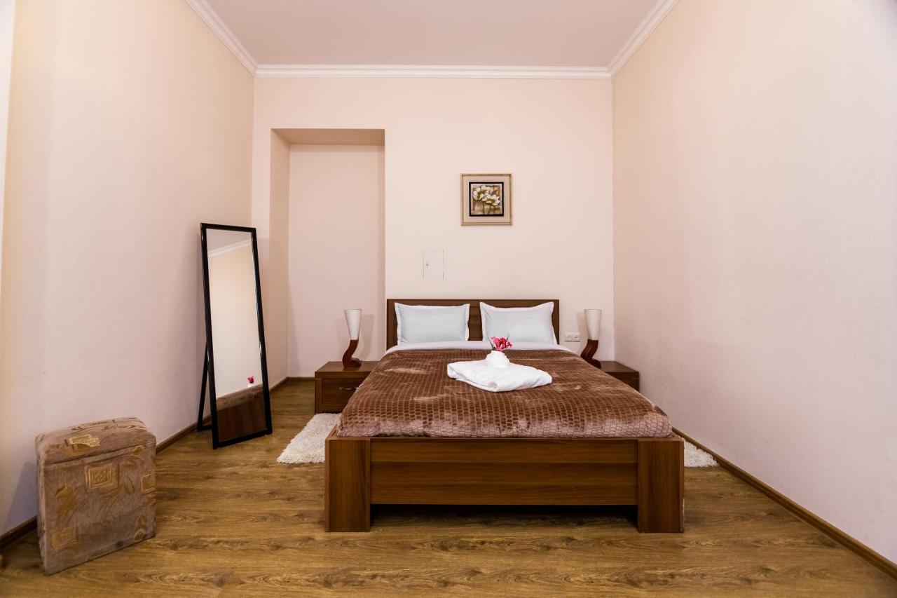 Comfortable House On Marjanishvili Tbilisi Ngoại thất bức ảnh